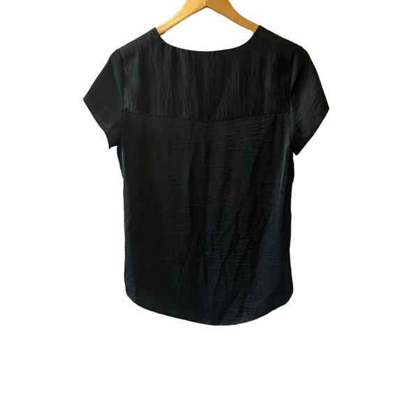 CONTEMPORAINE Black Sateen Finish V Neck Short Sleeve Dressy Top S - Picture 3 of 8